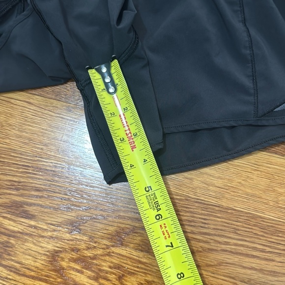 Lululemon Hotty Hot Short II Long 4" Black Size 6 Tall - Picture 13 of 13